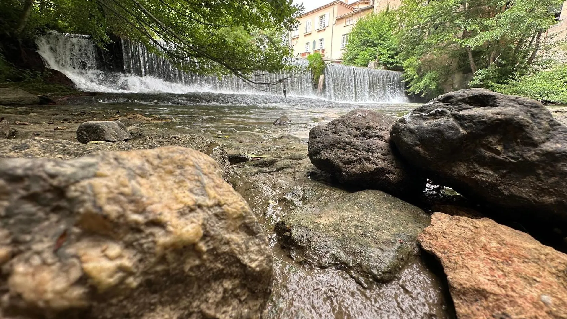 Eden De Roques Bed & Breakfast Castres  4*, Castres (Tarn)