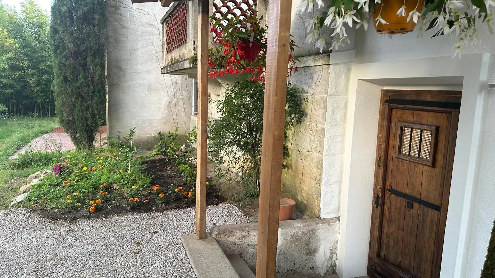 Eden De Roques Bed & Breakfast Castres